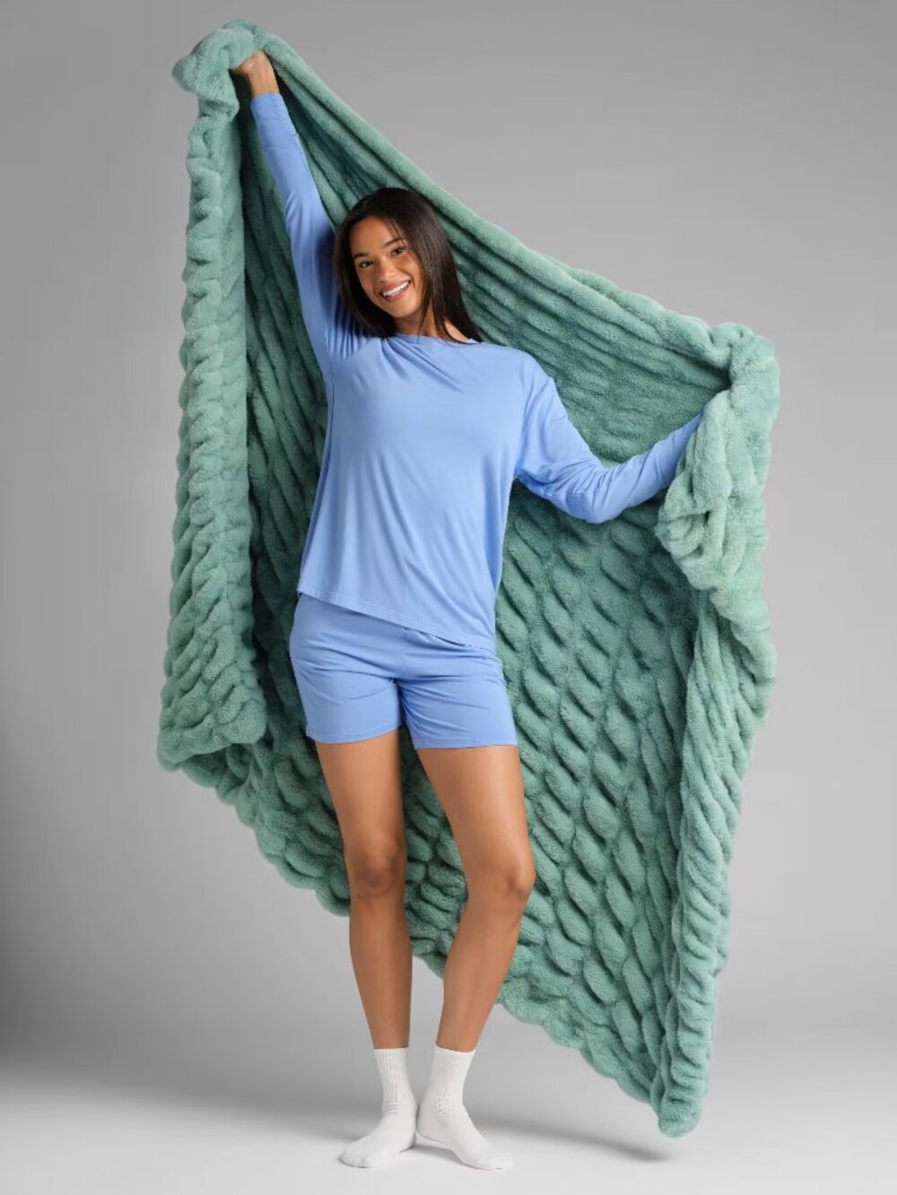 Comfrt Wasabi Dreamer Blanket - Picture 5 of 9